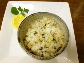 塩レモンとハーブのチャーハン