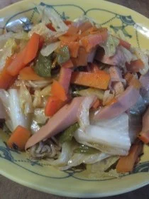 バジル香る魚肉ソーセージとキャベツ炒め